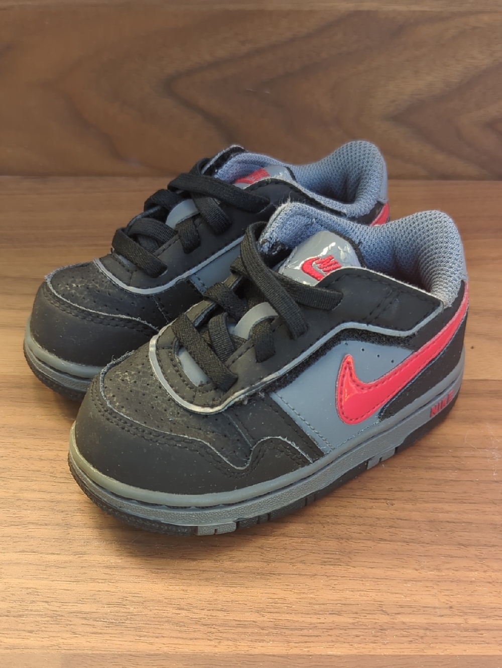 Nike Court Borough Low Recraft Kids Black Red Low-Top Sneakers